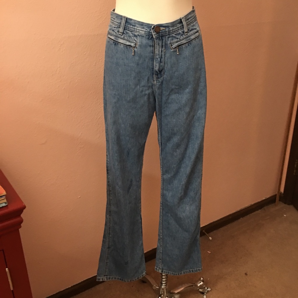 2/$29 on $20 Jeans. EUC Express Straight Leg Vintage Blue Jeans Women’s 10